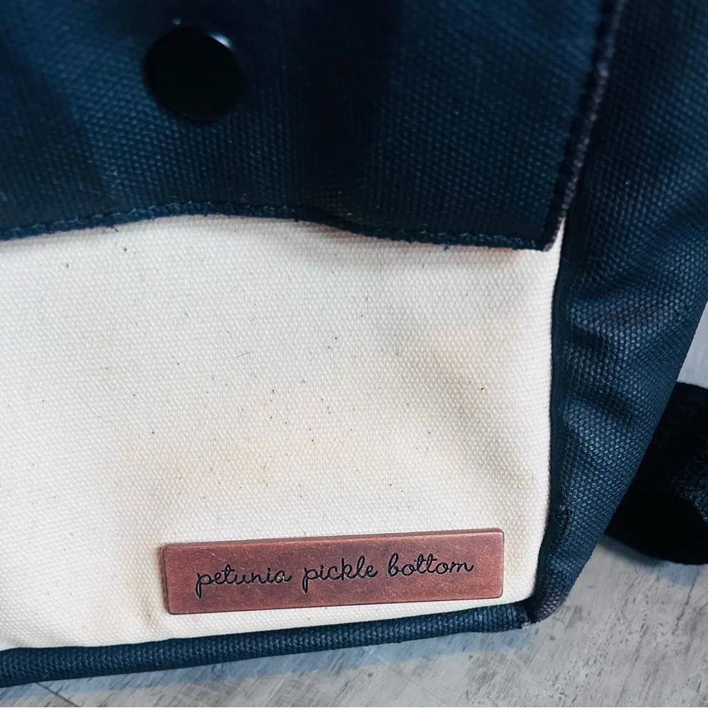 Petunia Pickle Bottom Glazed Pathway Diaper Bag in Birch/Black Unisex